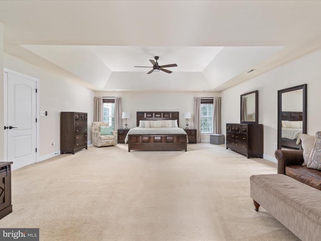 6904 EMMA COURT