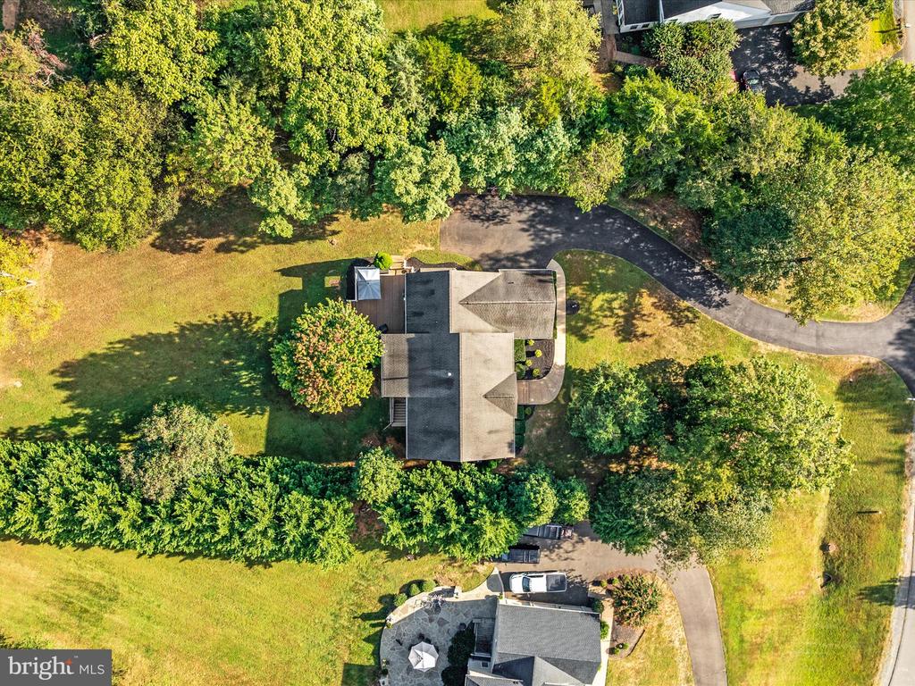 6904 EMMA COURT