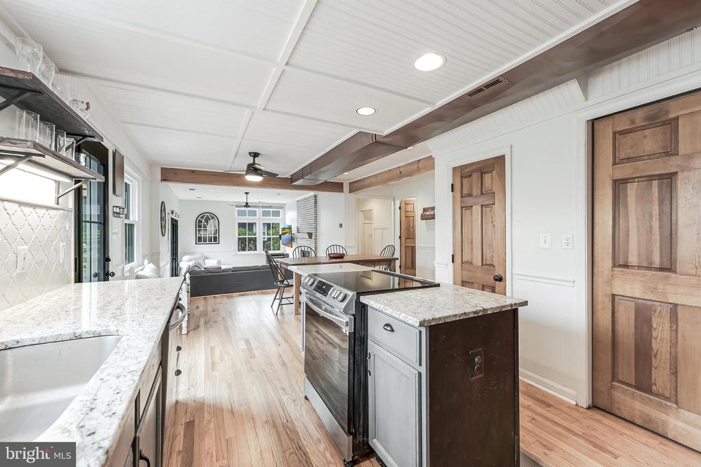 7277 MOSBY DRIVE