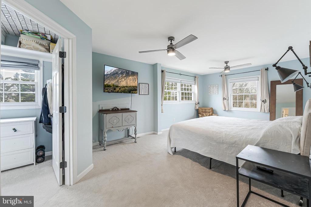 7277 MOSBY DRIVE