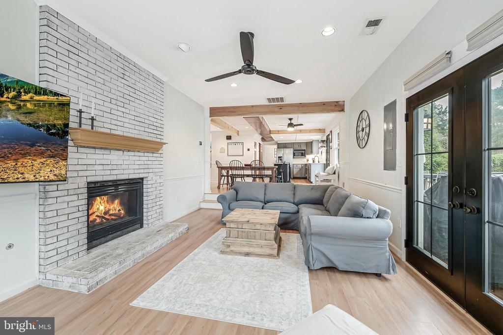 7277 MOSBY DRIVE