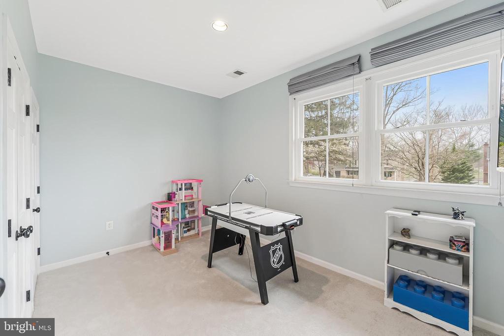 7277 MOSBY DRIVE