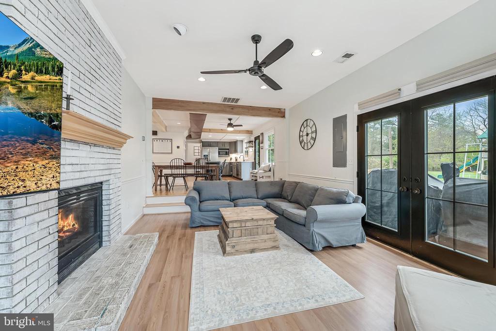 7277 MOSBY DRIVE
