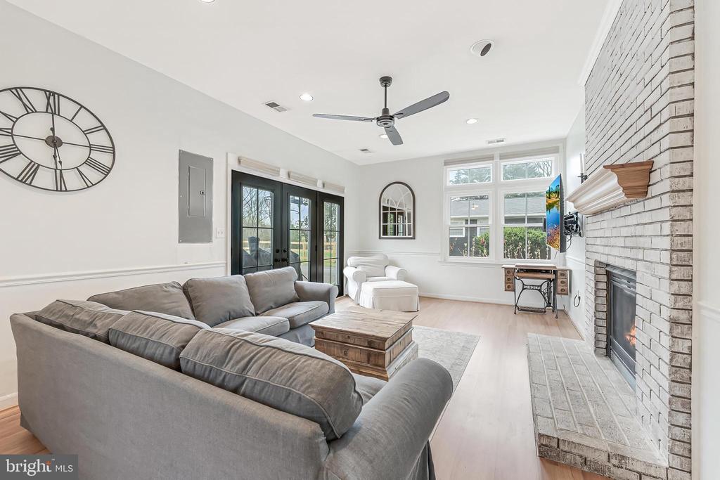 7277 MOSBY DRIVE