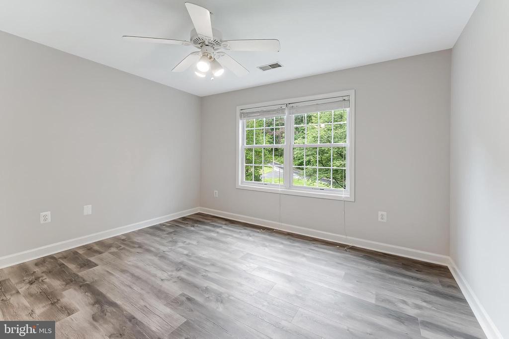 9085 GROUNDHOG LANE