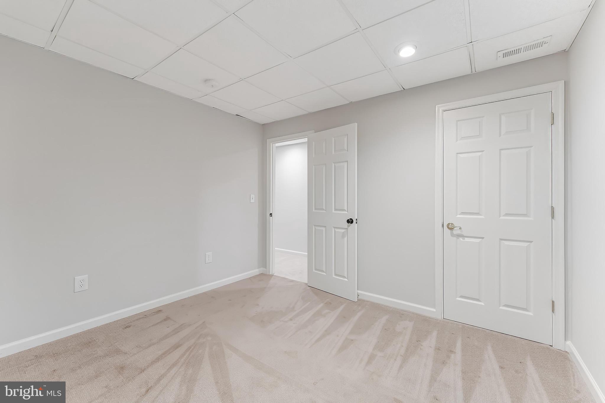 9085 GROUNDHOG LANE