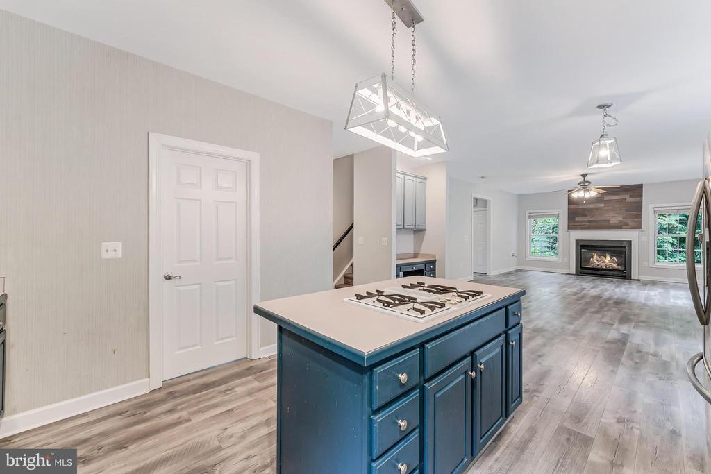 9085 GROUNDHOG LANE