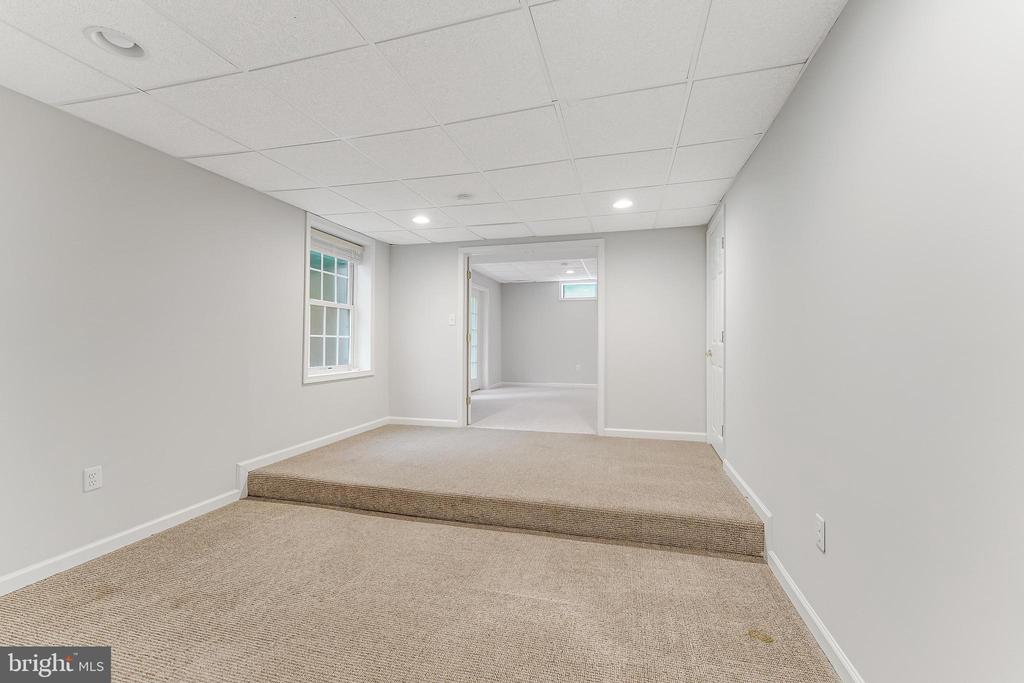 9085 GROUNDHOG LANE