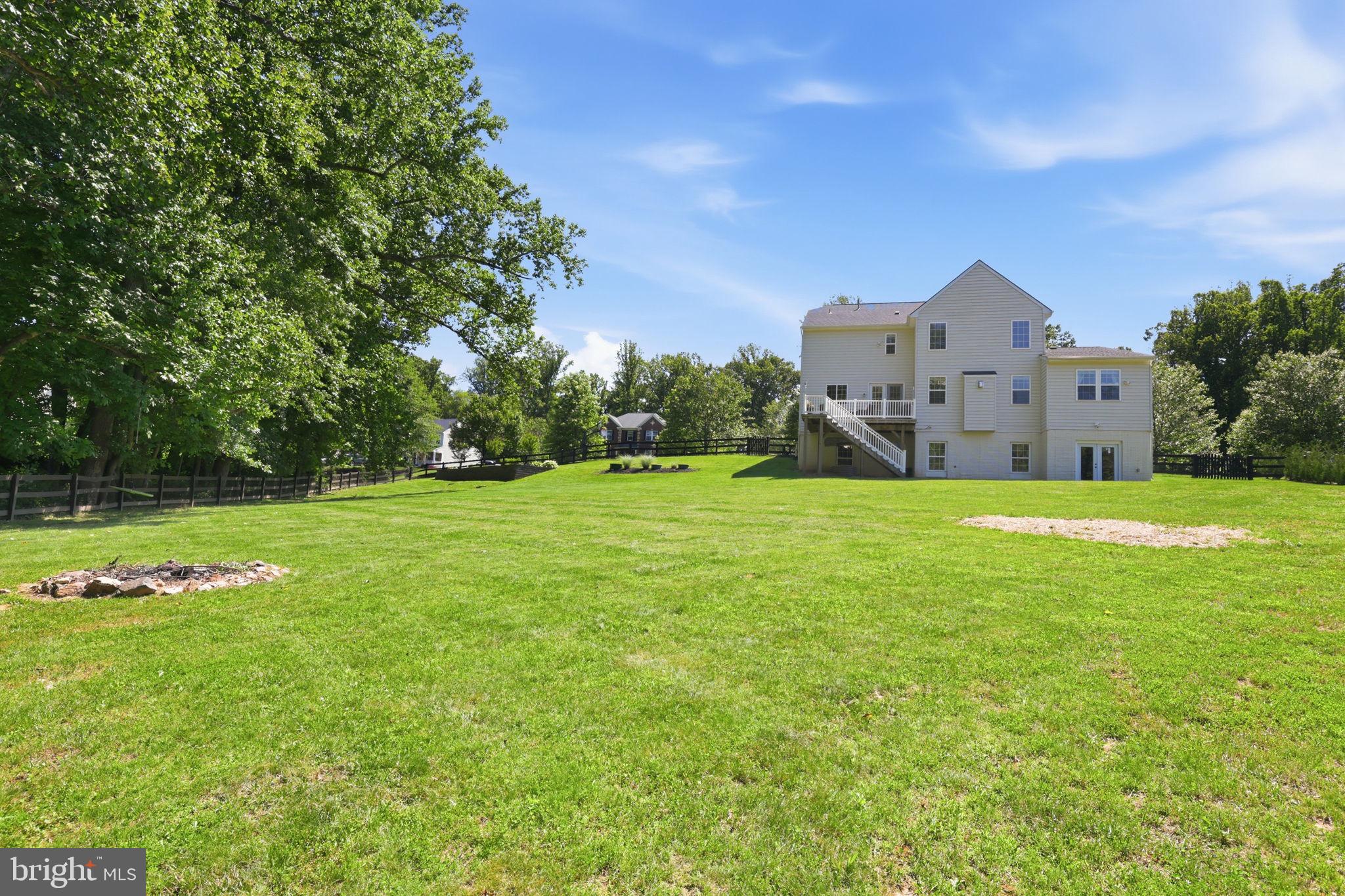8046 SIDE HILL DRIVE