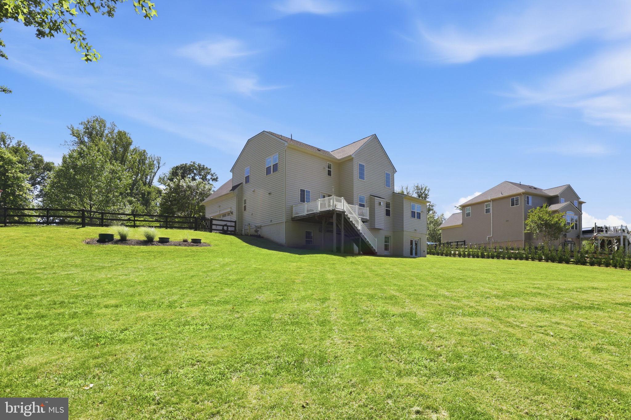 8046 SIDE HILL DRIVE