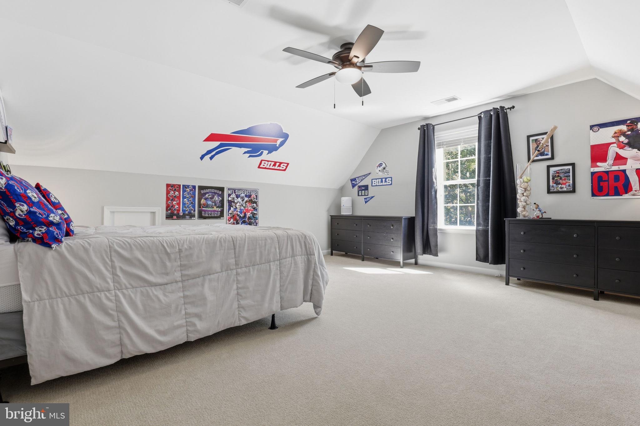 8046 SIDE HILL DRIVE