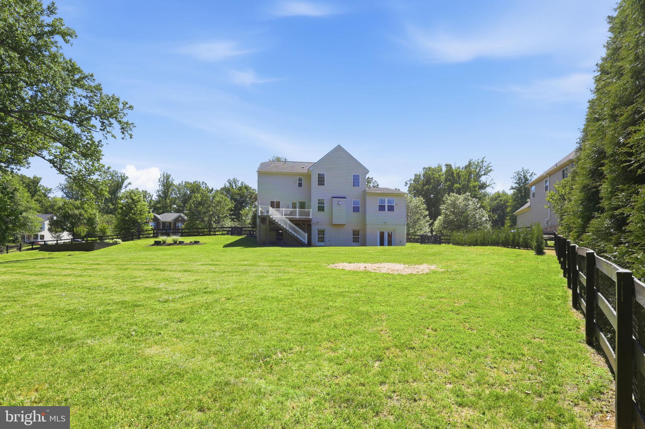 8046 SIDE HILL DRIVE