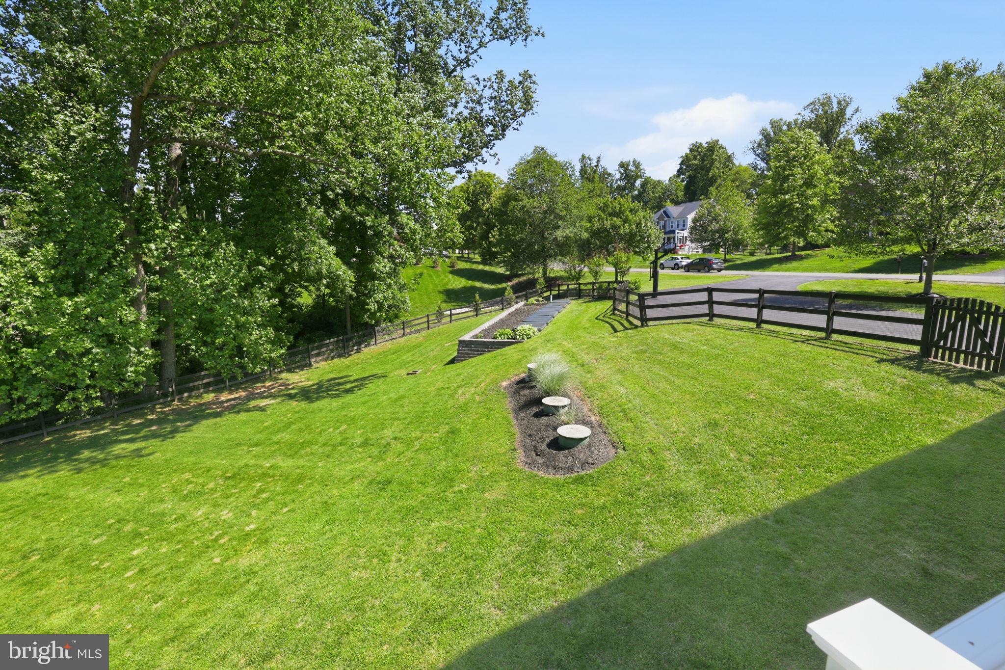 8046 SIDE HILL DRIVE