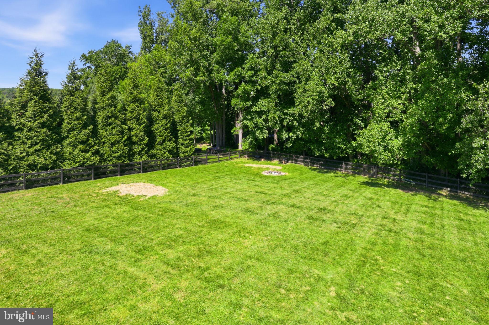 8046 SIDE HILL DRIVE