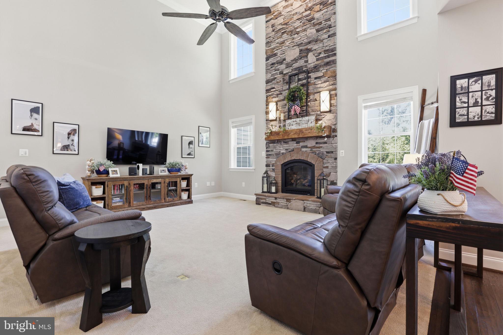 8046 SIDE HILL DRIVE