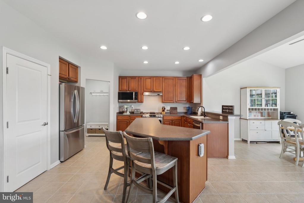 210 Morlyn Dr