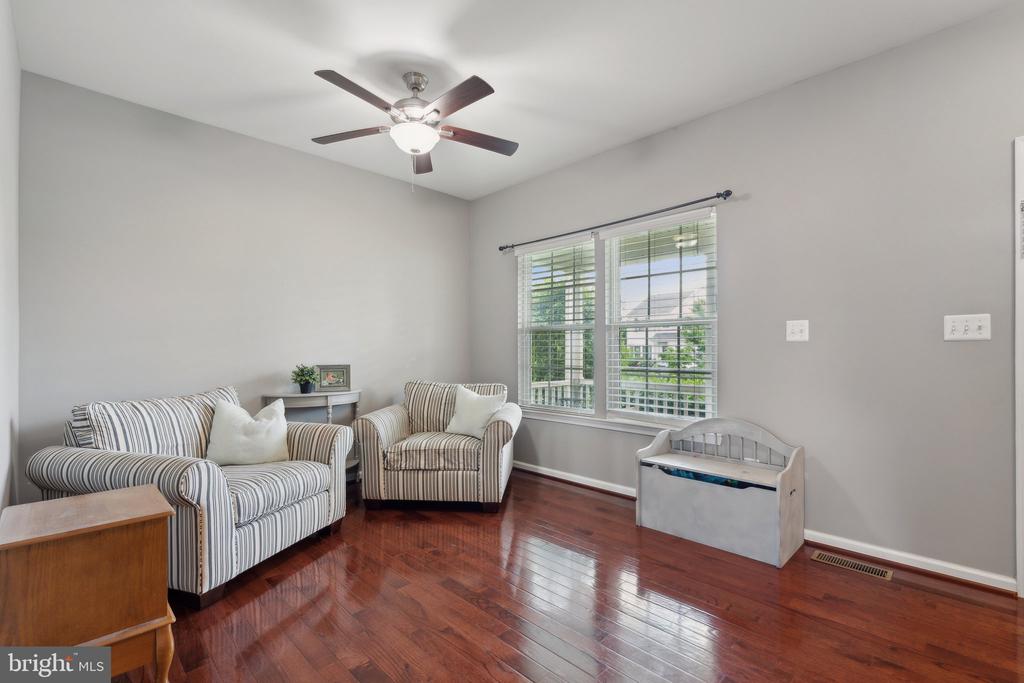 210 Morlyn Dr
