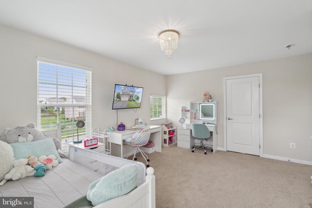 210 Morlyn Dr
