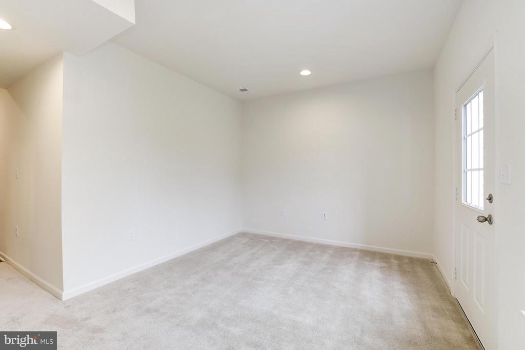127 METCALF TERRACE