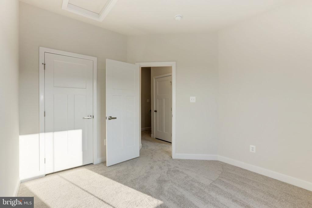 120 TWINLEAF WAY