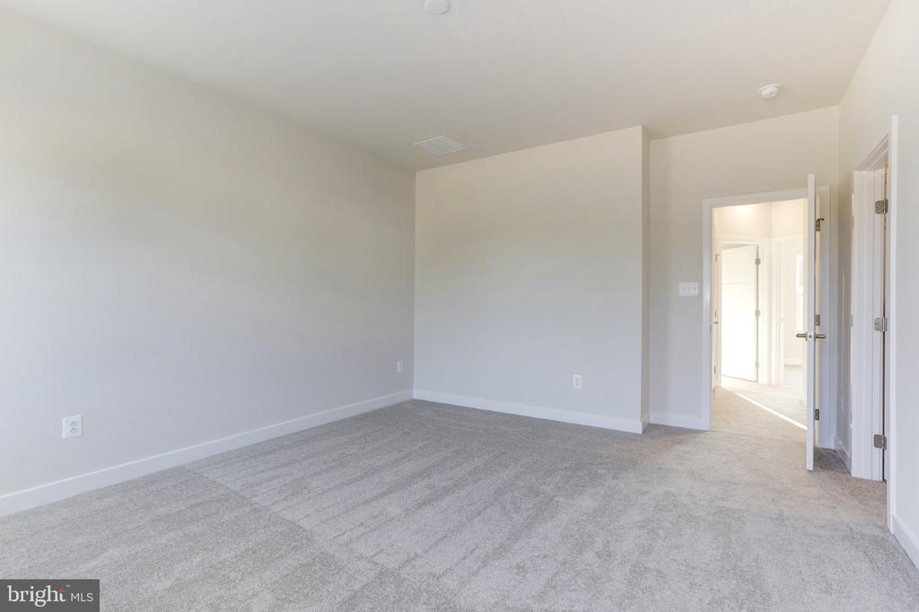 120 TWINLEAF WAY