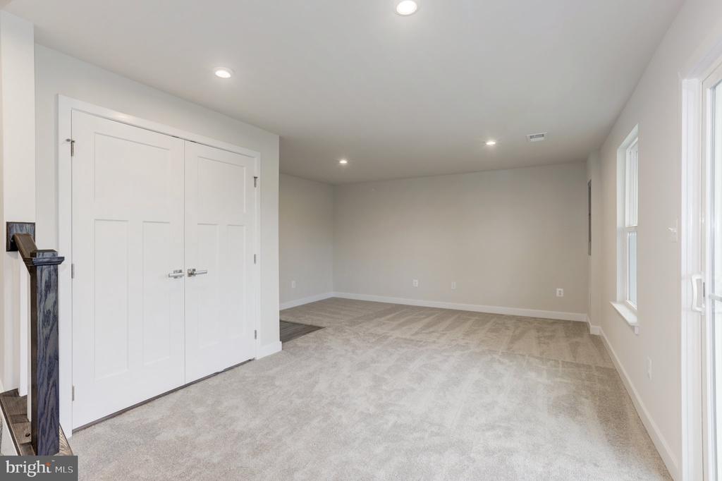 120 TWINLEAF WAY