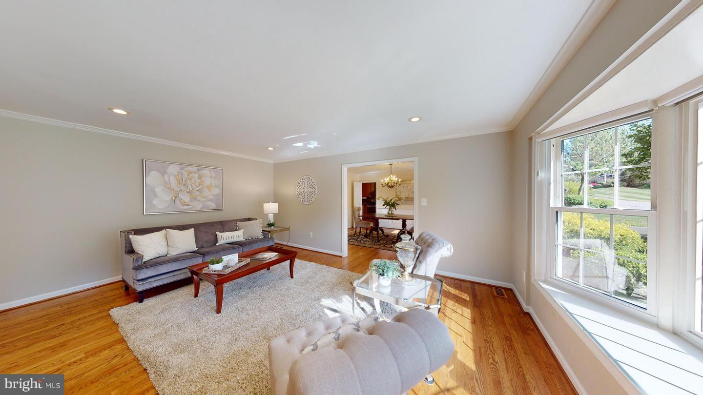 9246 Wood Glade Dr