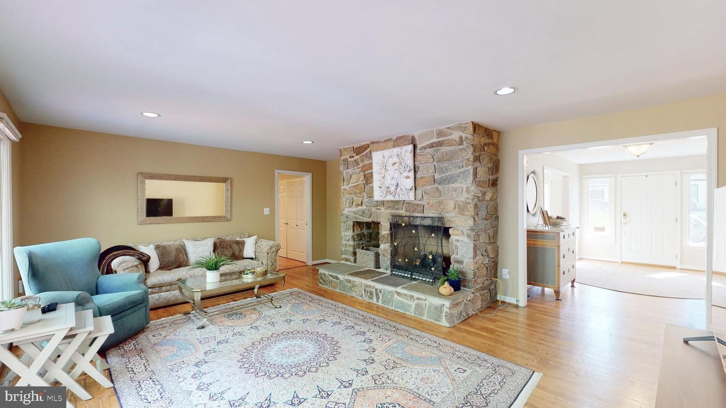 9246 Wood Glade Dr