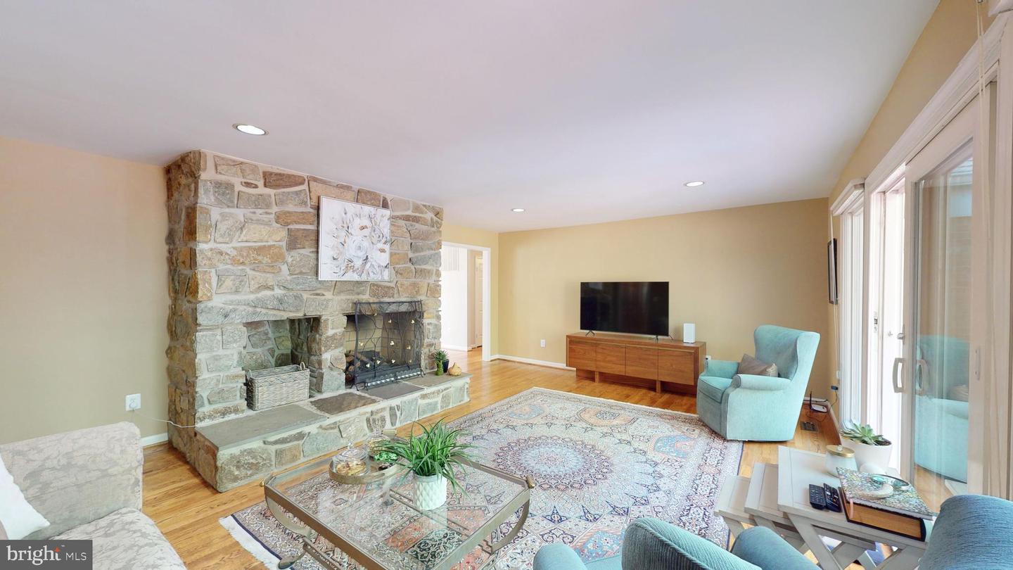 9246 Wood Glade Dr