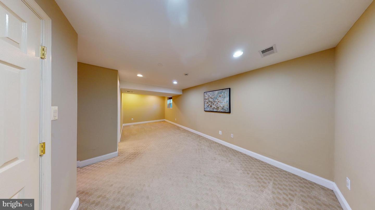 9246 Wood Glade Dr