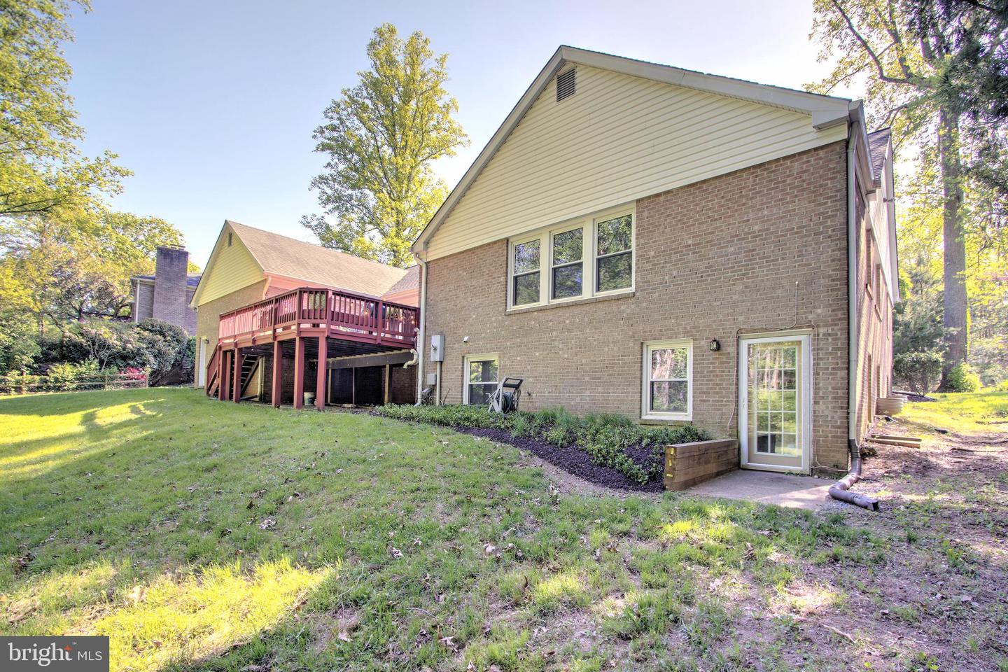 9246 Wood Glade Dr