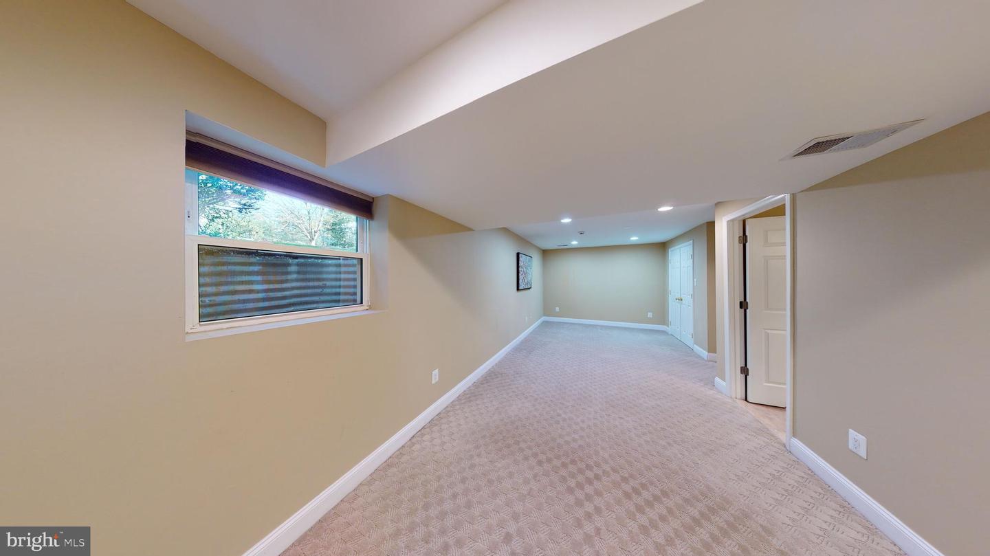 9246 Wood Glade Dr