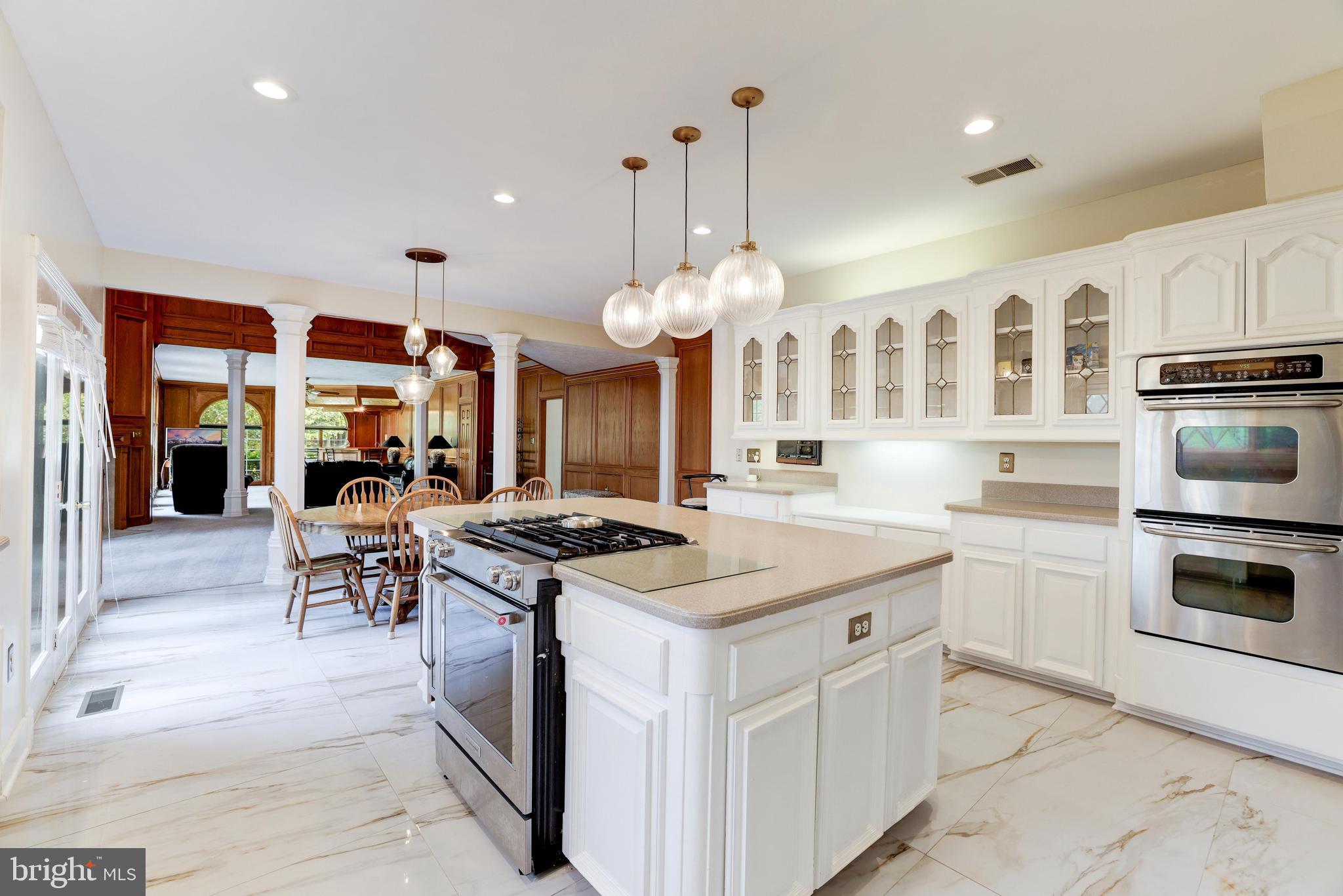 9826 Lake Meadow Ct