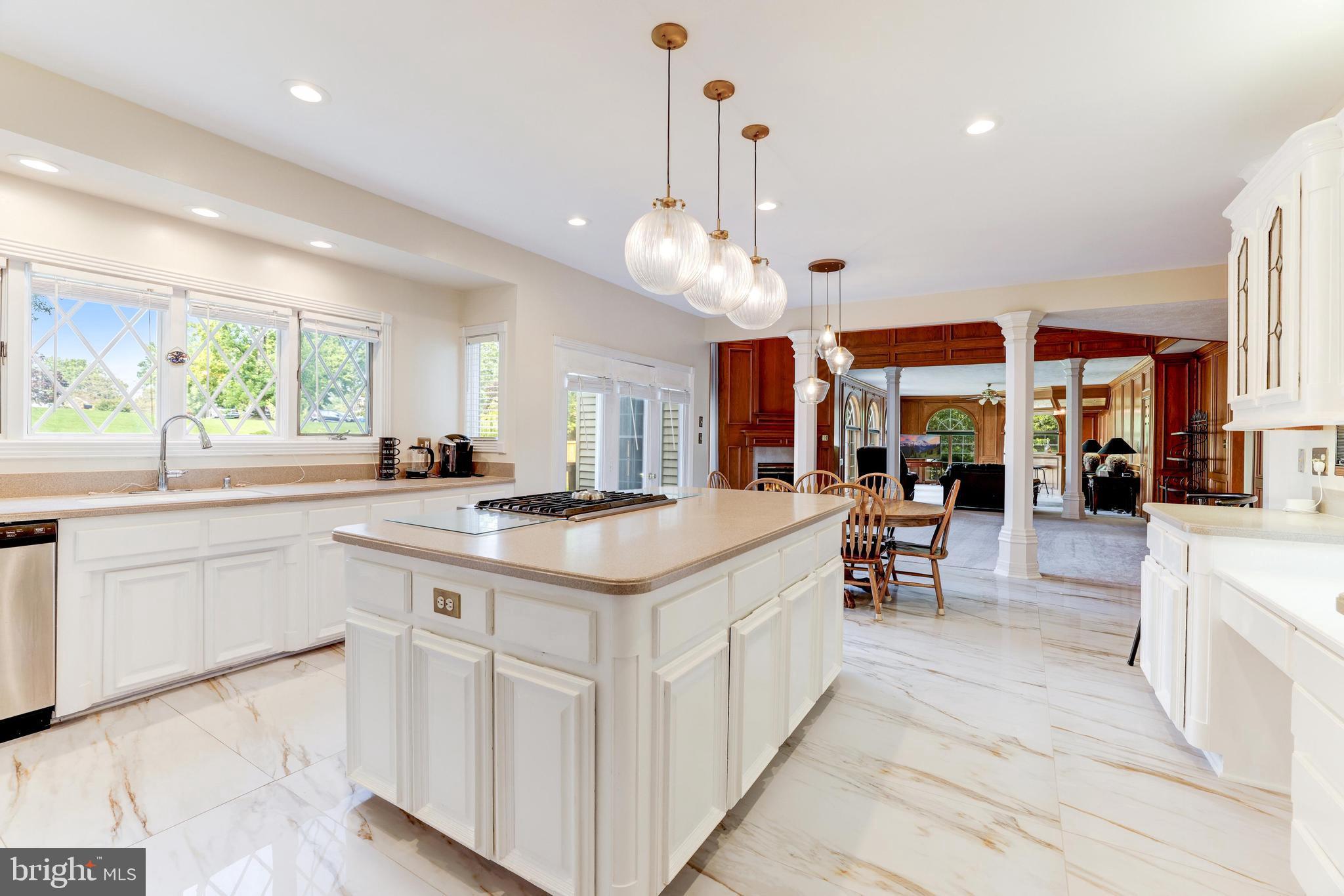 9826 Lake Meadow Ct