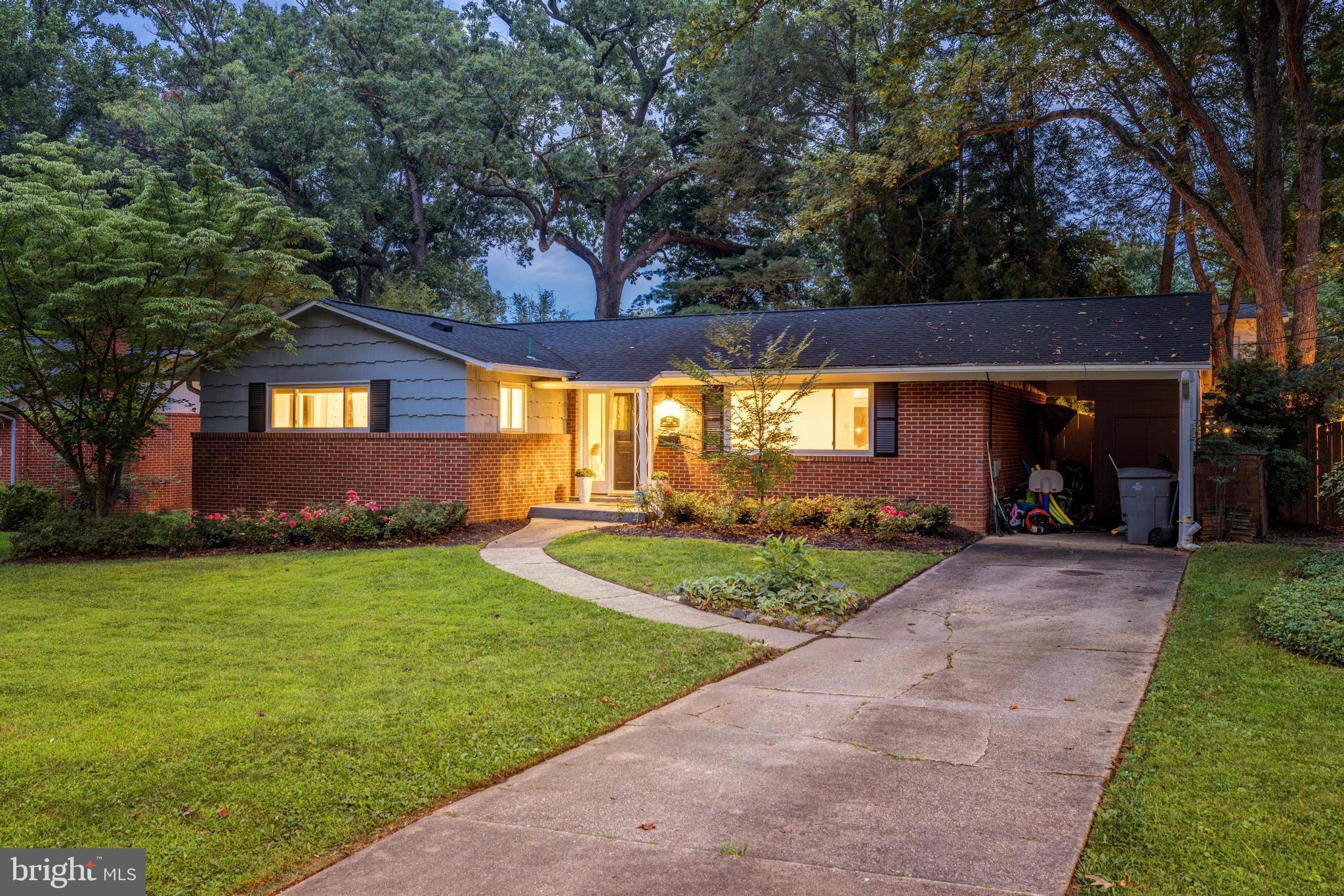 7030 Roundtree Rd