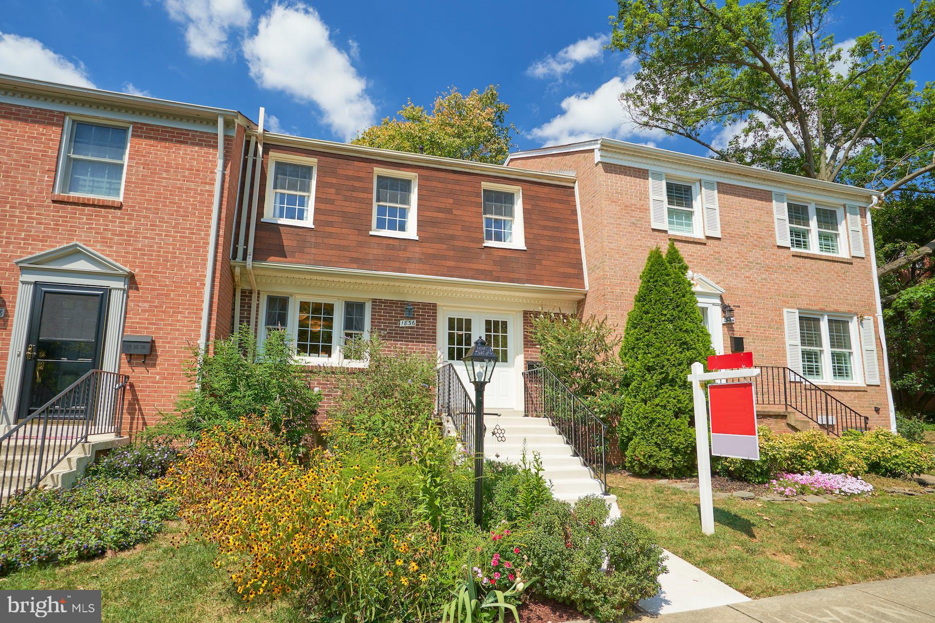 1836 Golf View Ct