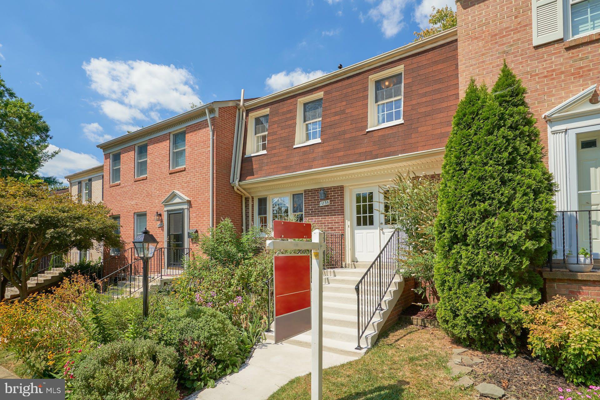 1836 Golf View Ct