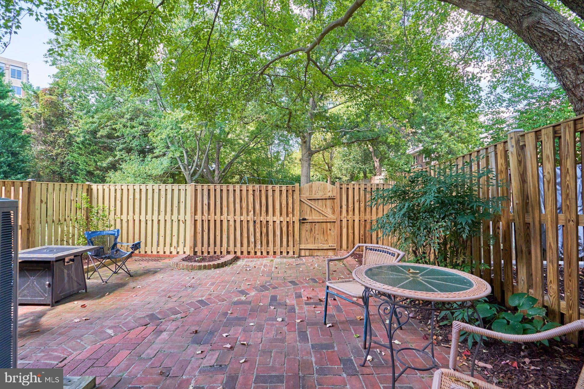 1836 Golf View Ct