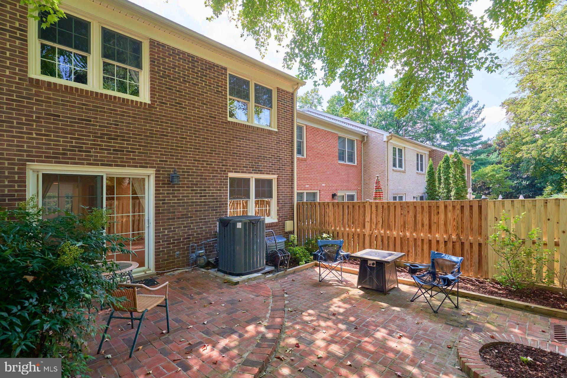 1836 Golf View Ct