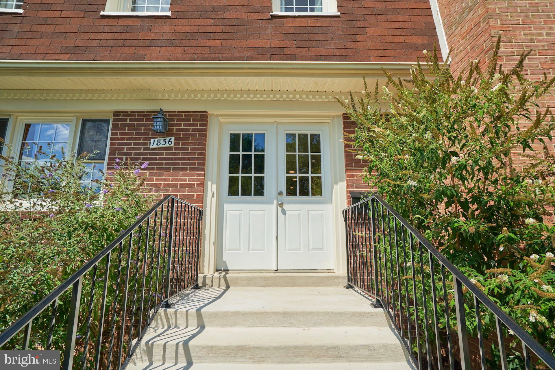 1836 Golf View Ct