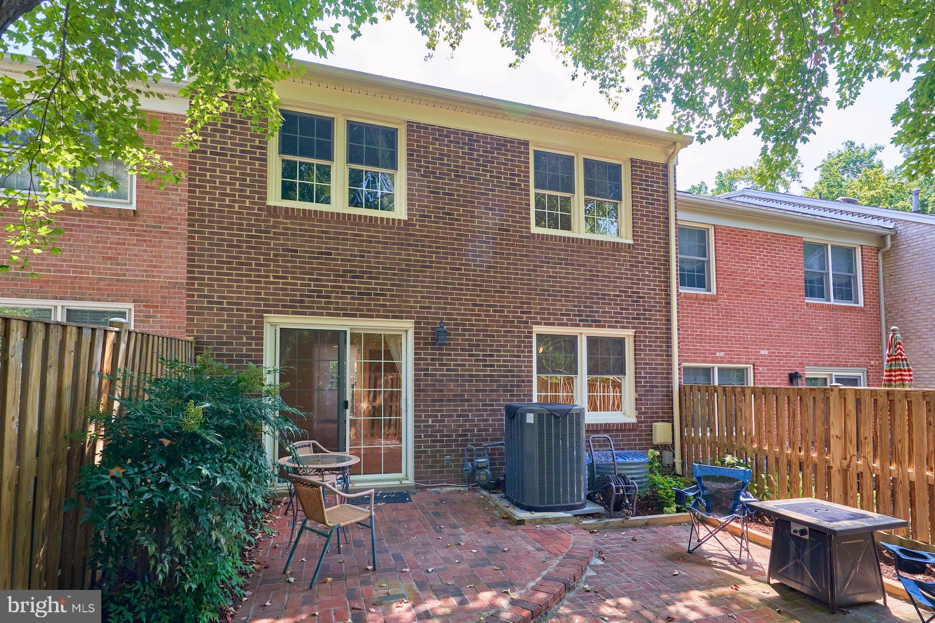 1836 Golf View Ct