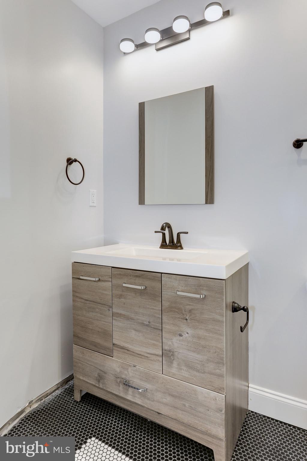 8504 Jeffersonian Ct