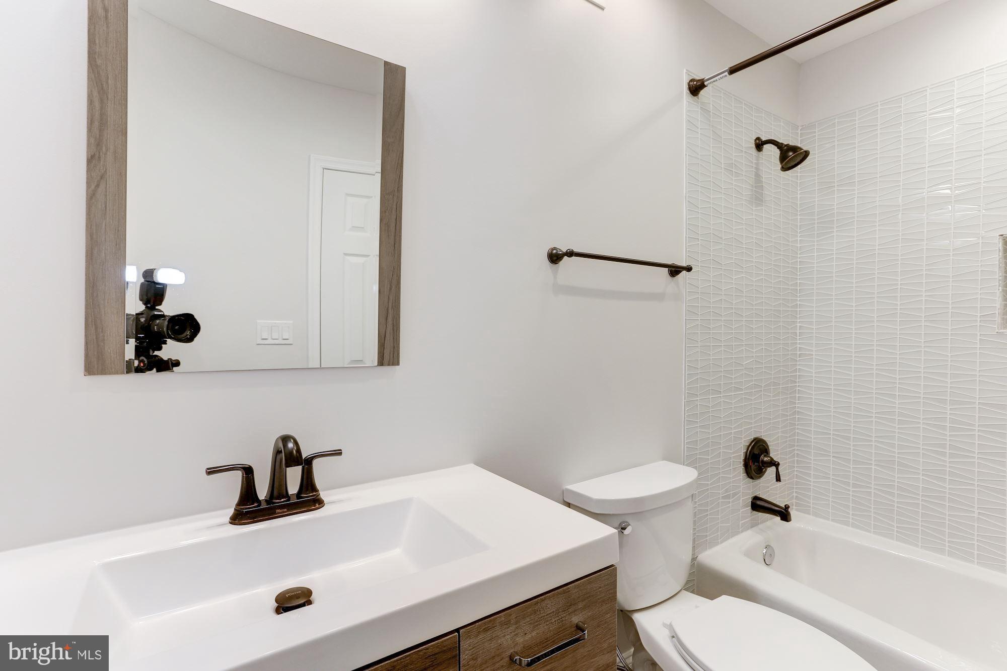 8504 Jeffersonian Ct