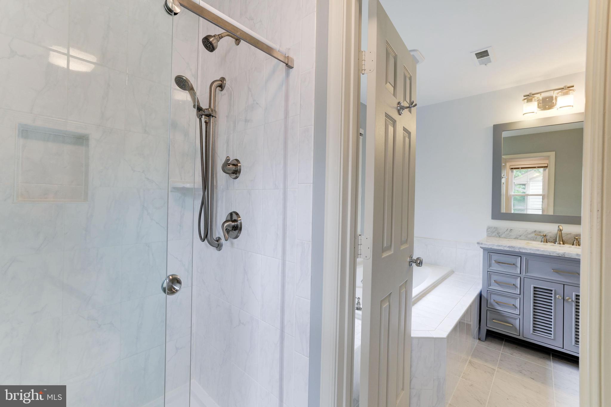 5552 Village Center Dr