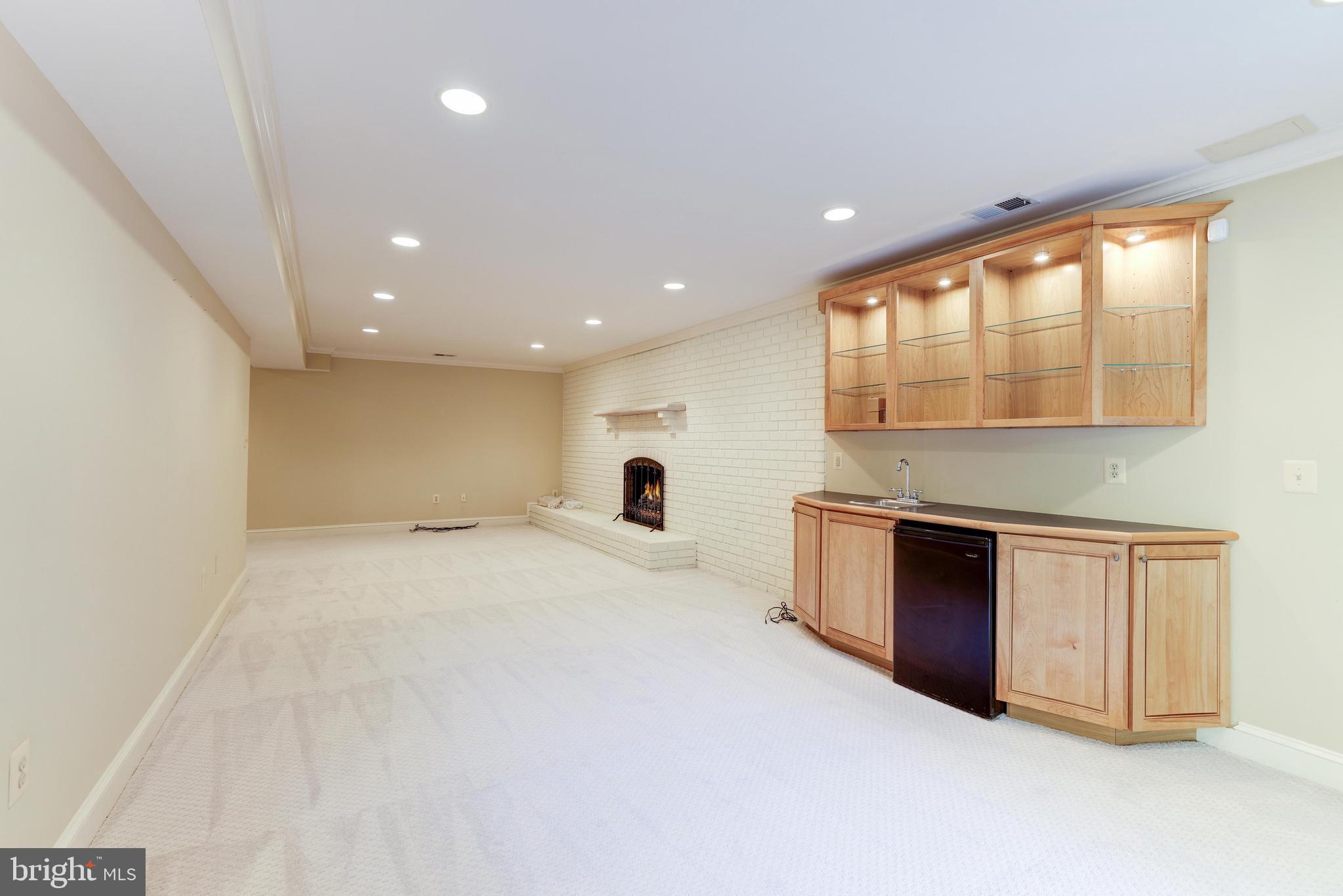 214 Falcon Ridge Rd