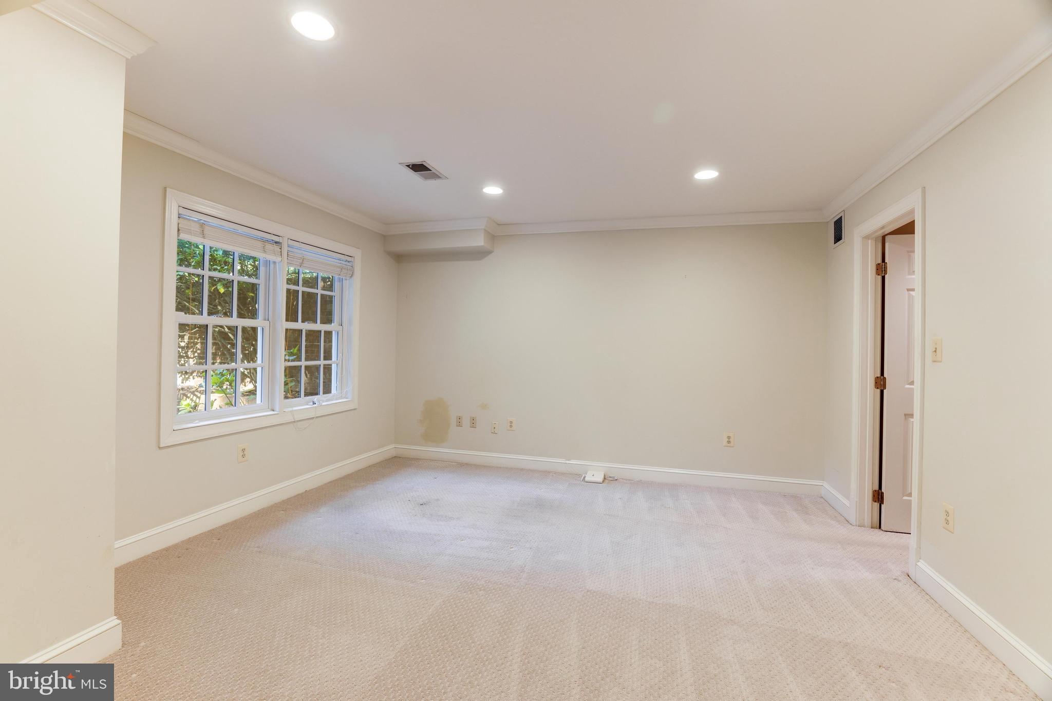 214 Falcon Ridge Rd