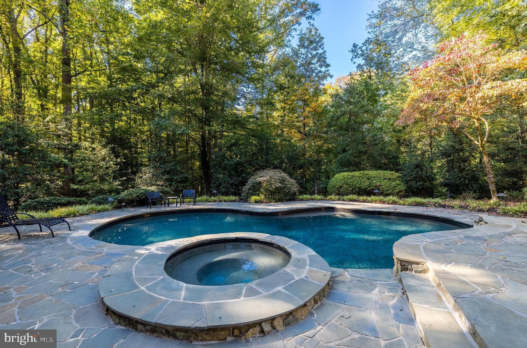 214 Falcon Ridge Rd