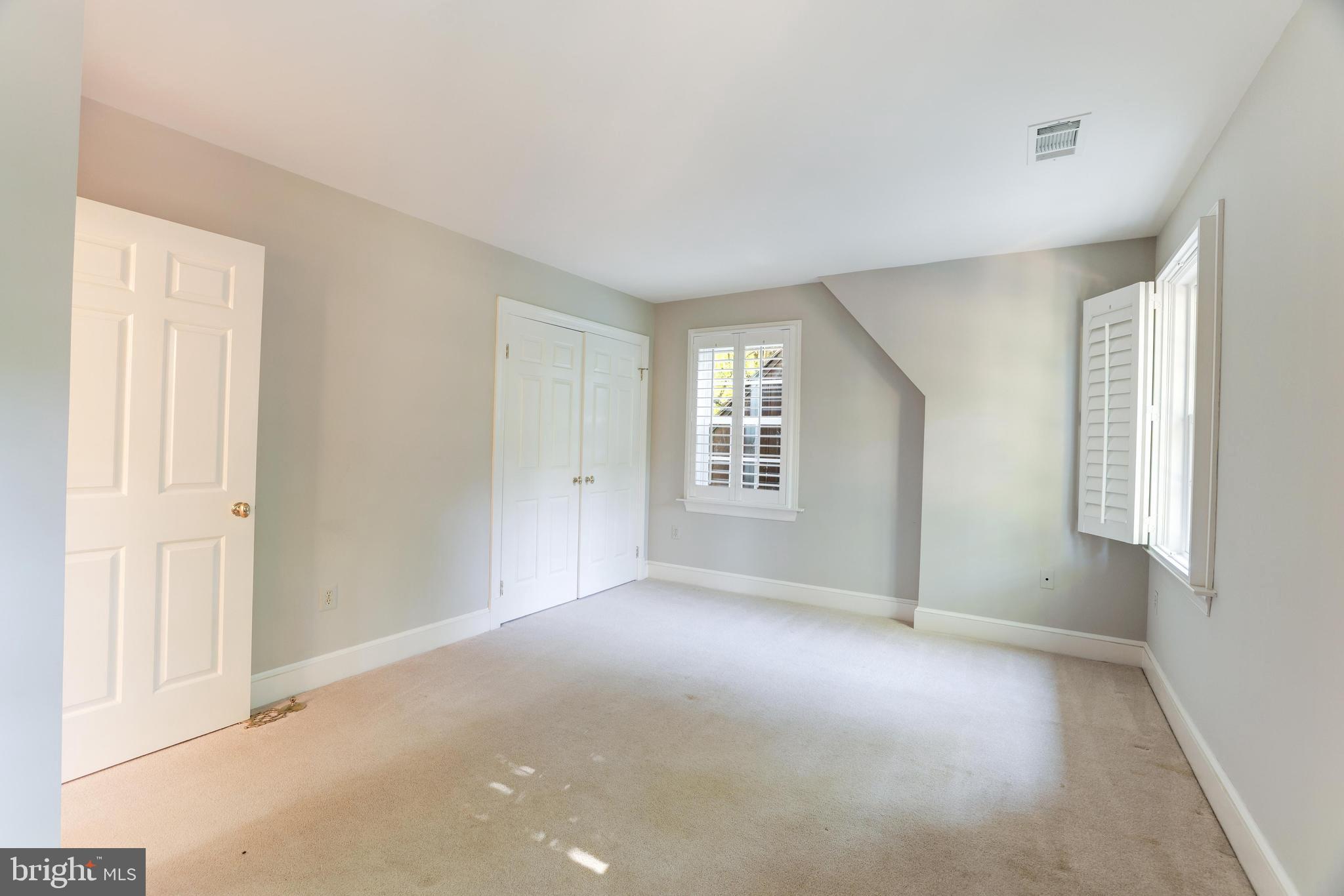 214 Falcon Ridge Rd
