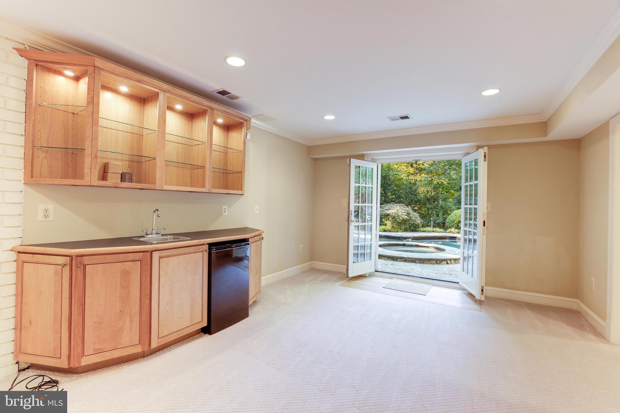 214 Falcon Ridge Rd