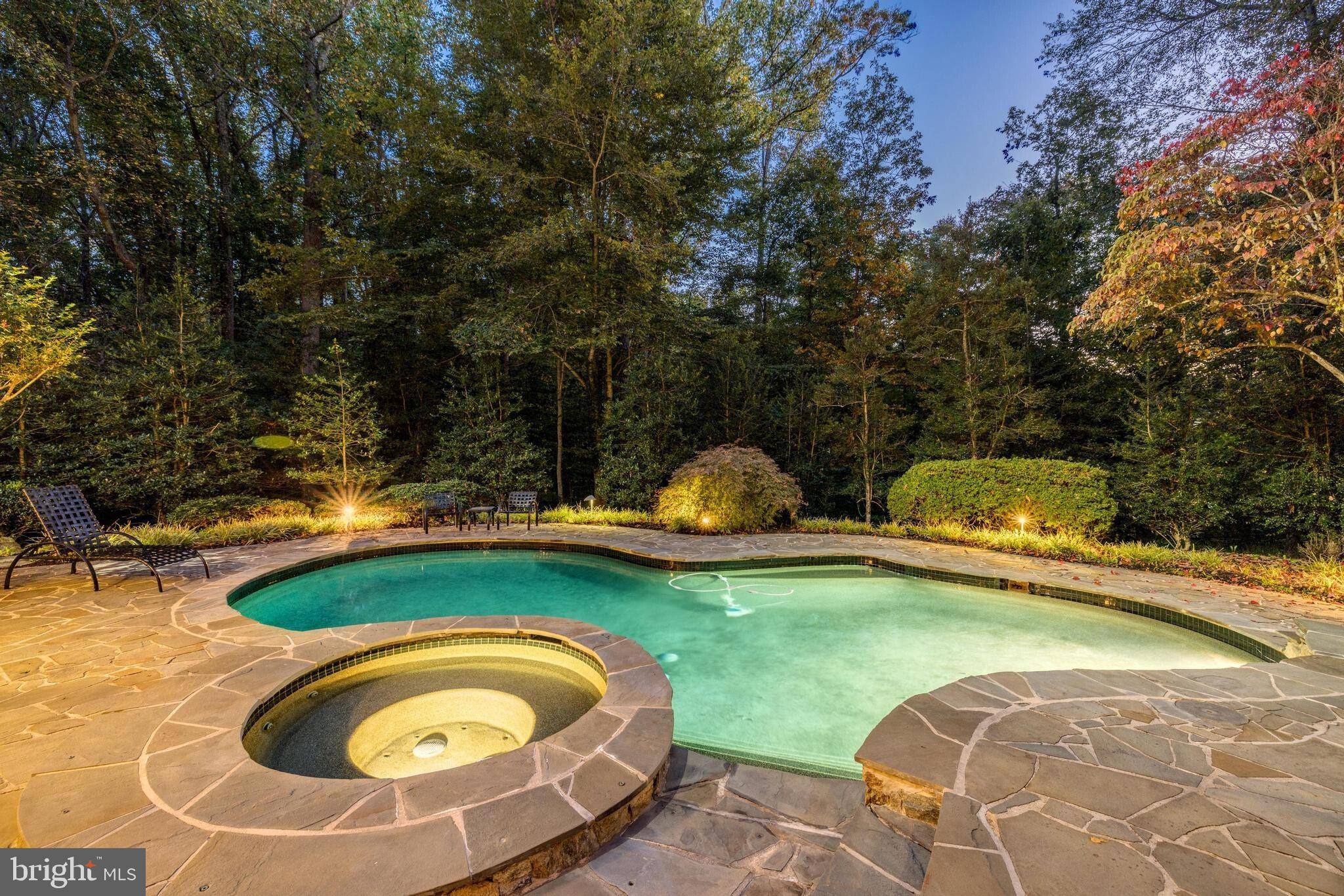 214 Falcon Ridge Rd